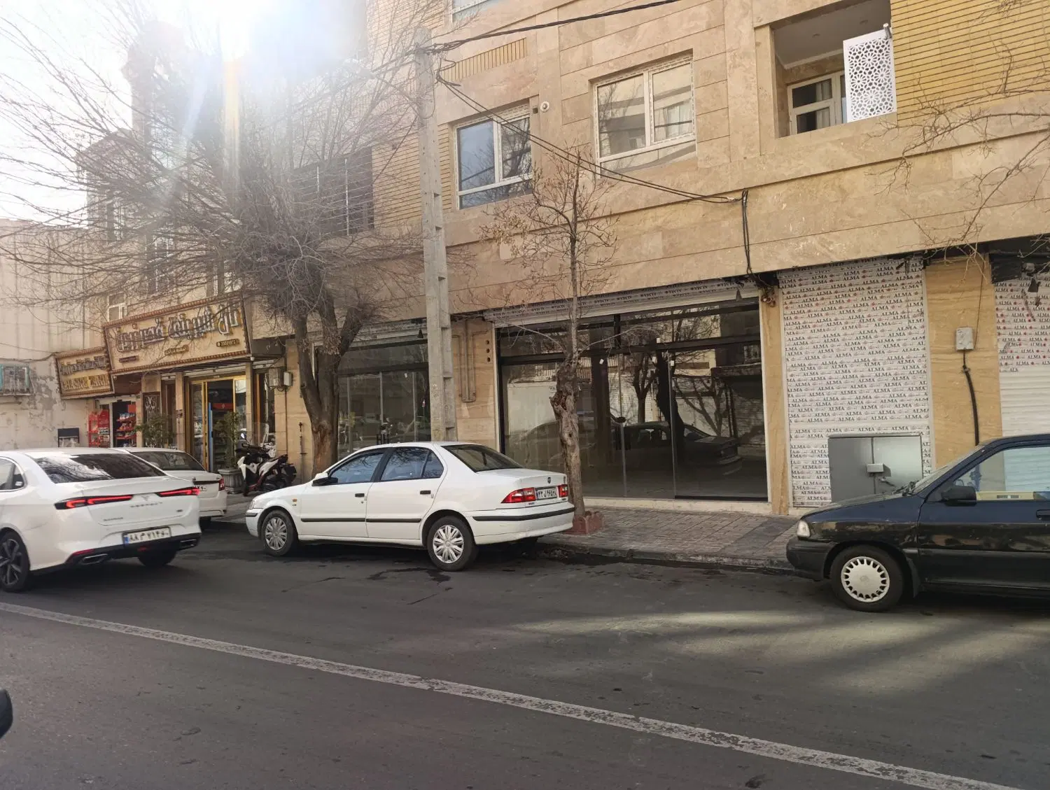 70متر مغازه نوساز-بر خیابان کیانی