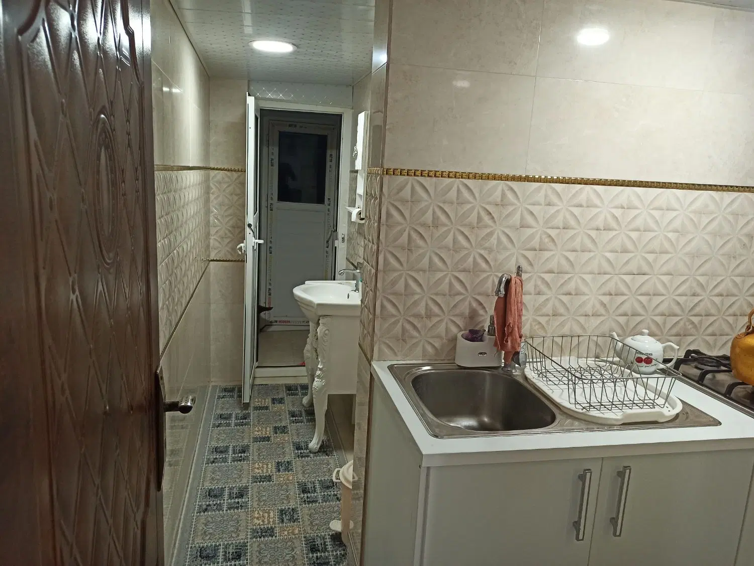 ویلای جنگی در روستای پیرهرات اسالم گیسوم
