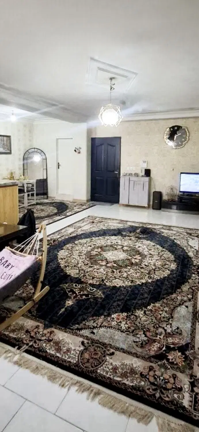 ۱۰۰متر دو خواب _ خوش نقشه _ نزدیک مترو