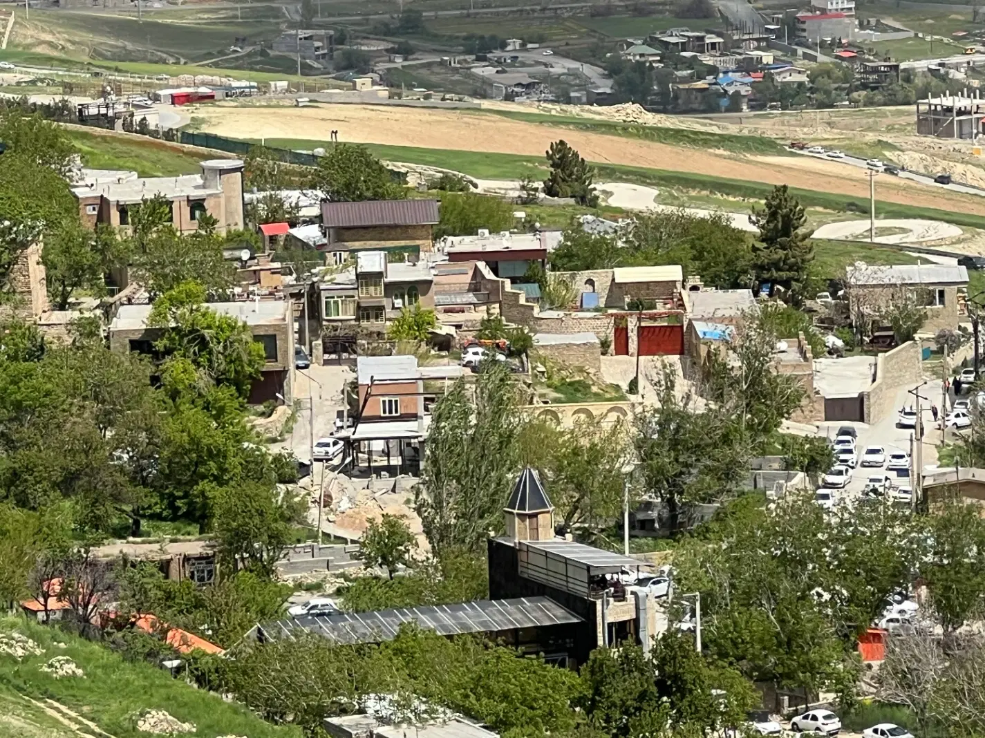 زمین دادگستری _زندان