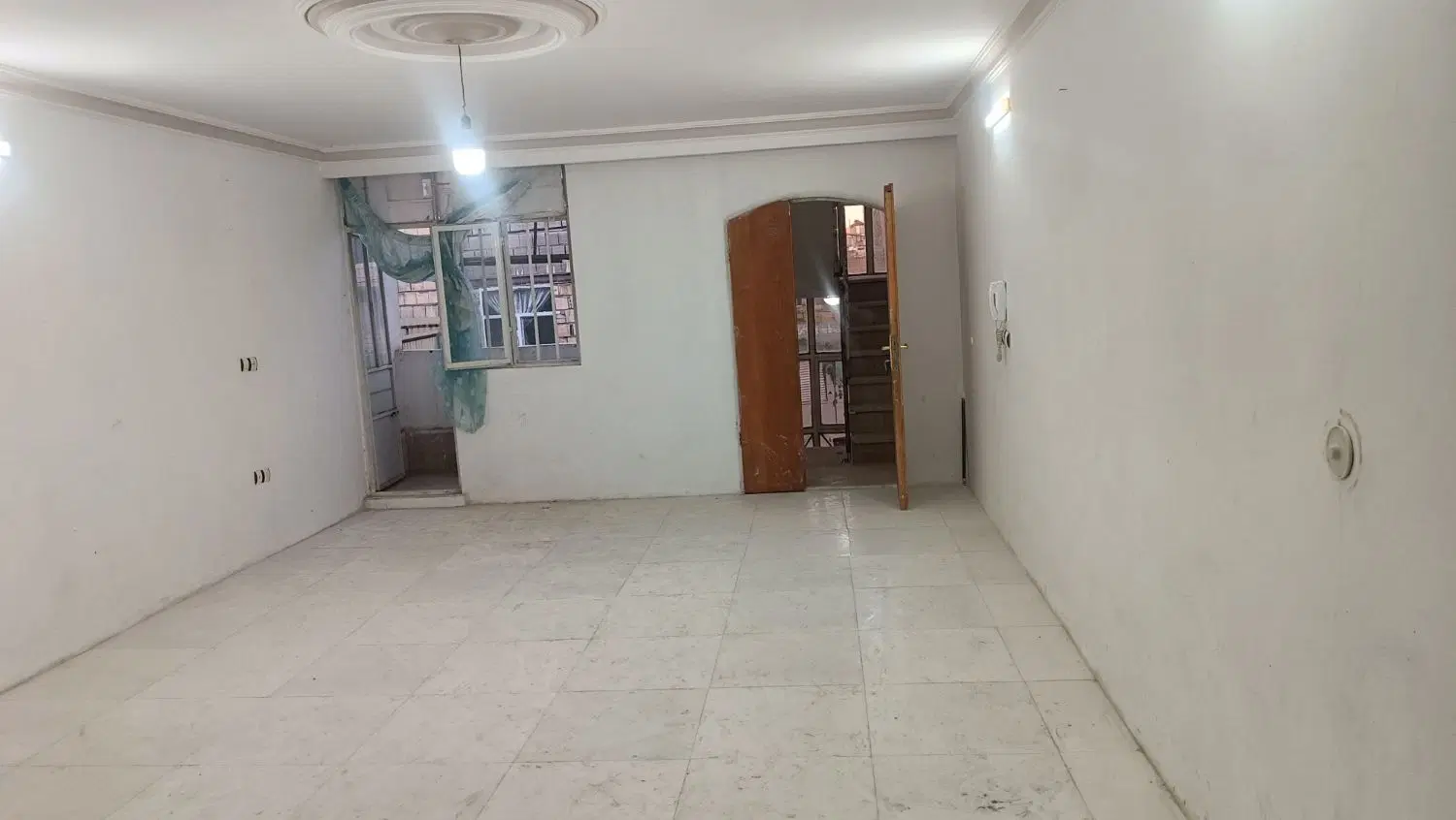 طبقه اول وهمکف راه جدا قفاری ۹متراژ ۷۵متری