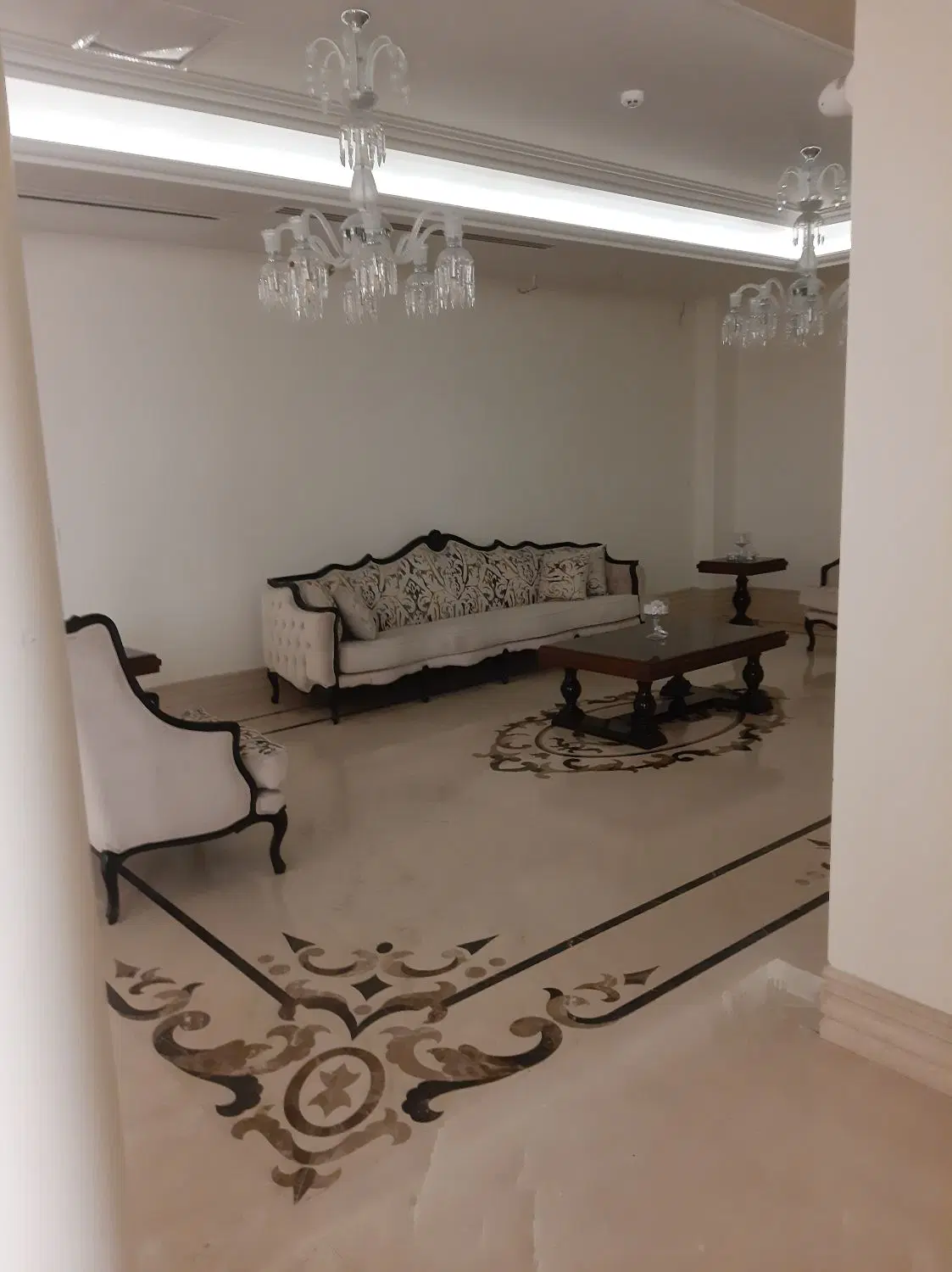 اجاره زعفرانیه نوساز 240متر 3خواب مستر