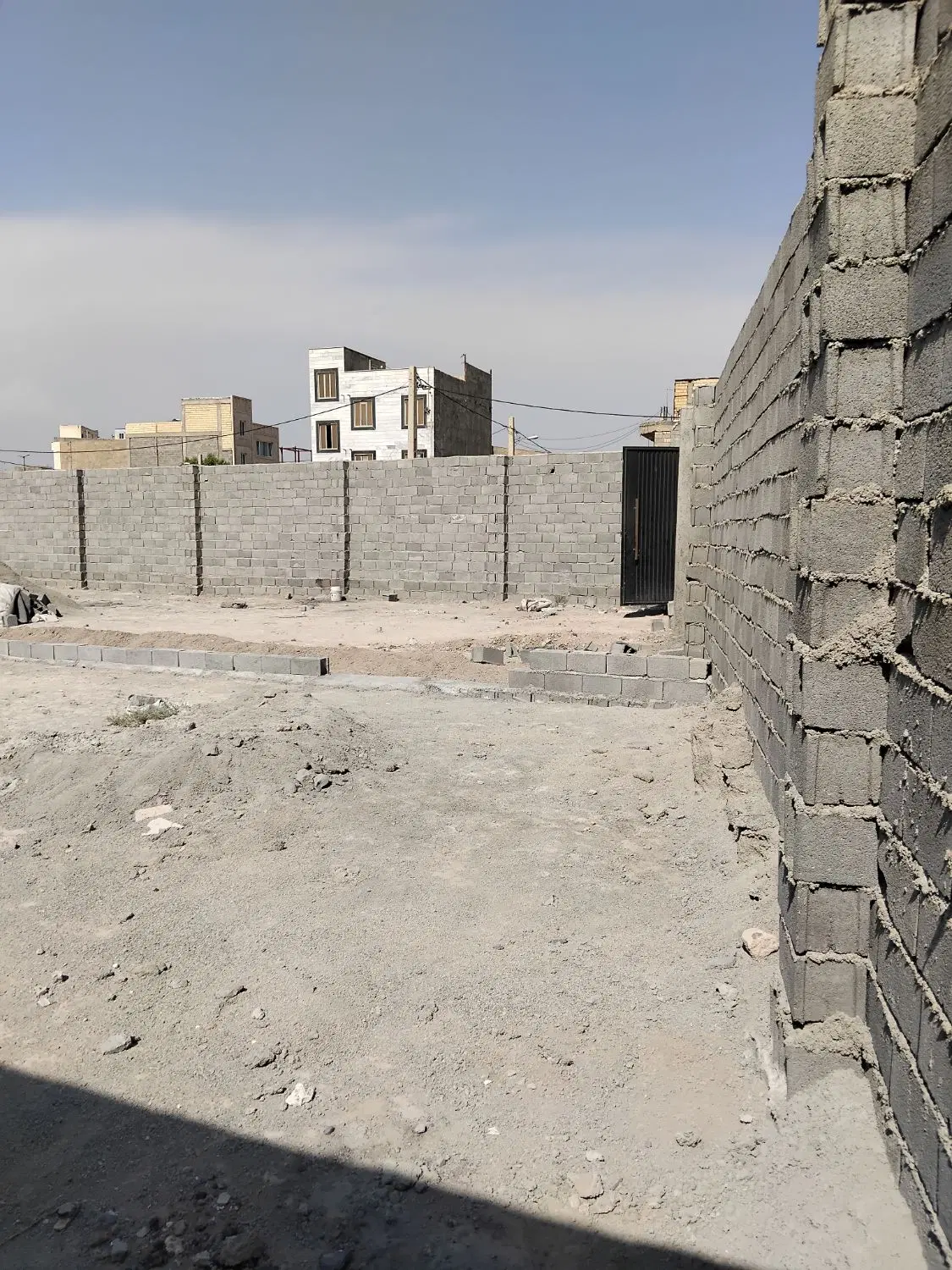 باغ ویلا باغچه فرارت شهریار چهاردیواری سقرچین زمین