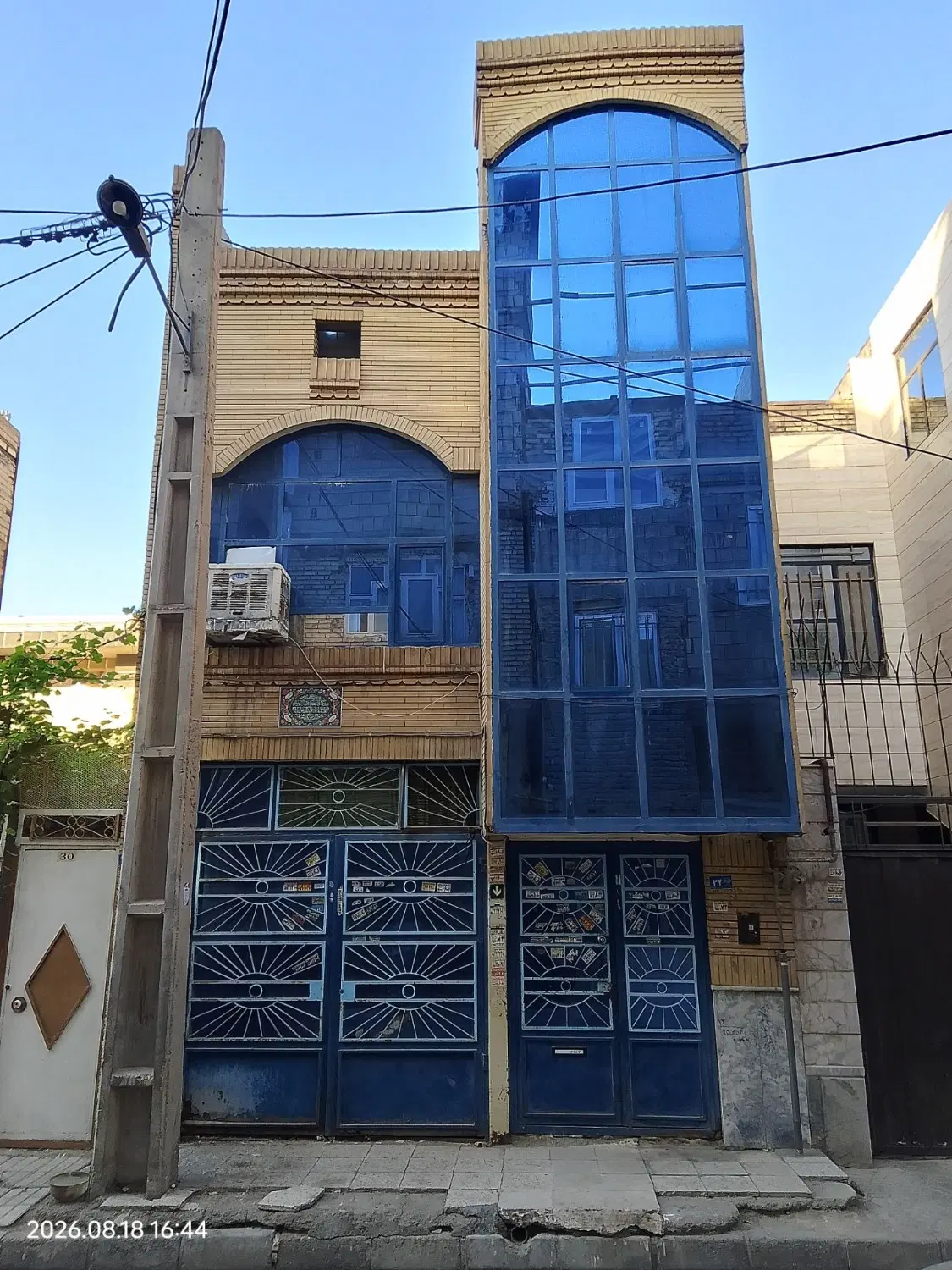 به نام خدا یک واحد خانه دربست