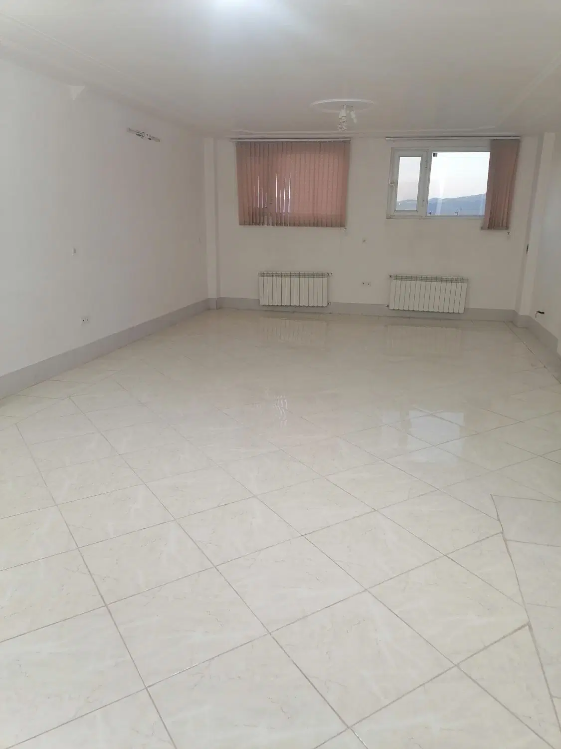 آپارتمان دو خواب تمیز اجاره ای