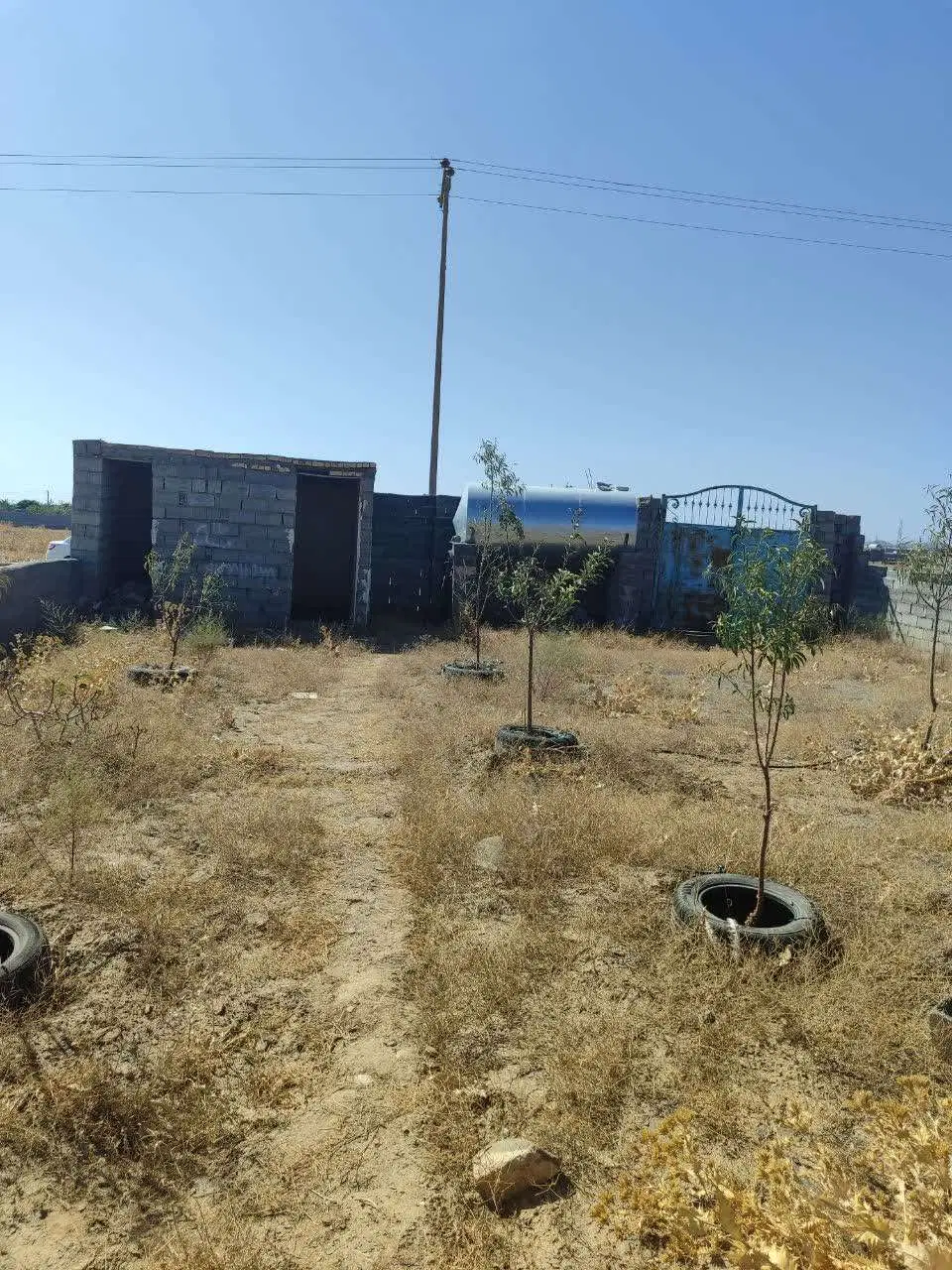 زمین فروشی