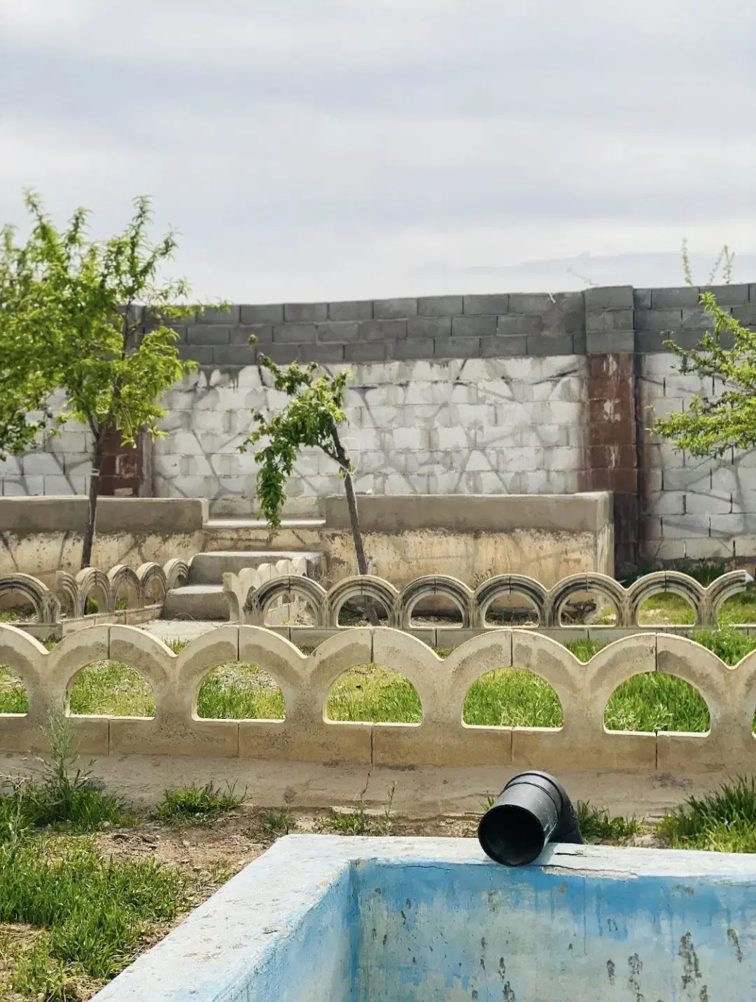 باغ۵۰۰متری‌‌جدول‌کشی‌واستخراماده