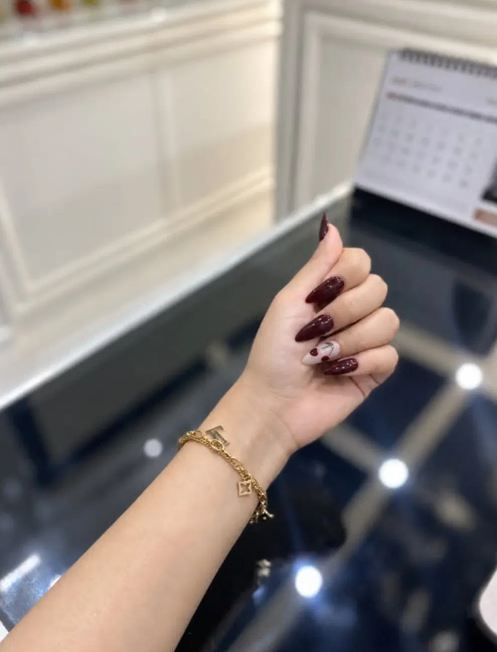 اجاره لاین مژه3نیم   رنگُ‌لایت5م   و   فشیال3م