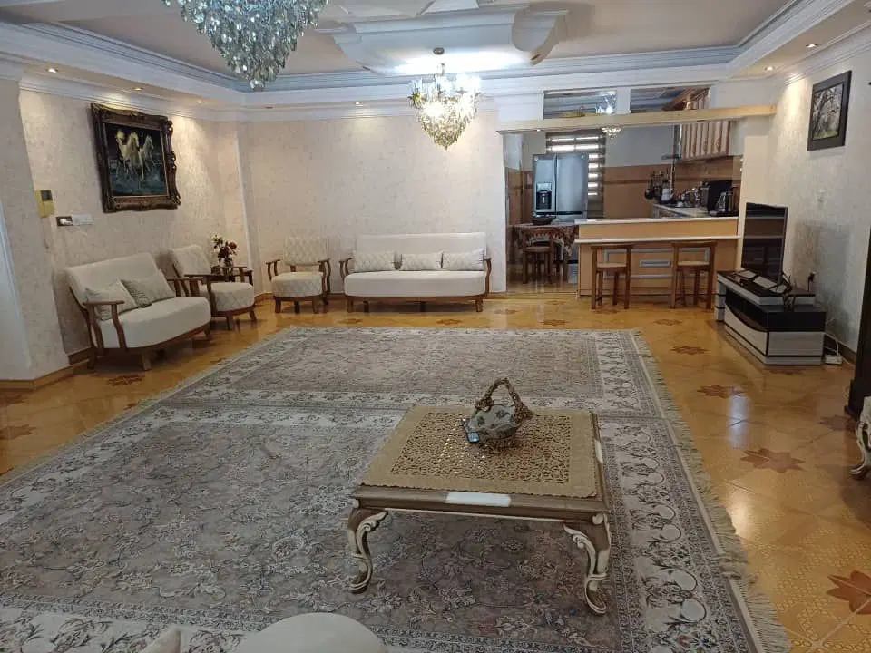 فروش آپارتمان ۱۵۰ متری سه‌خواب، پارکینگ، انباری