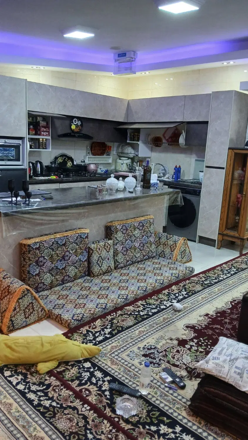 هم خانه میپذیرم
