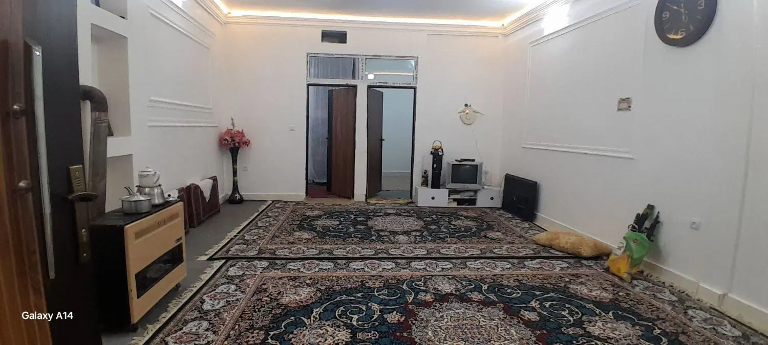 سه طبقه خانه مسکونی