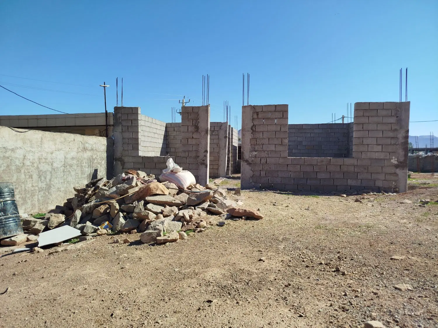 منزل نیمه کاره
