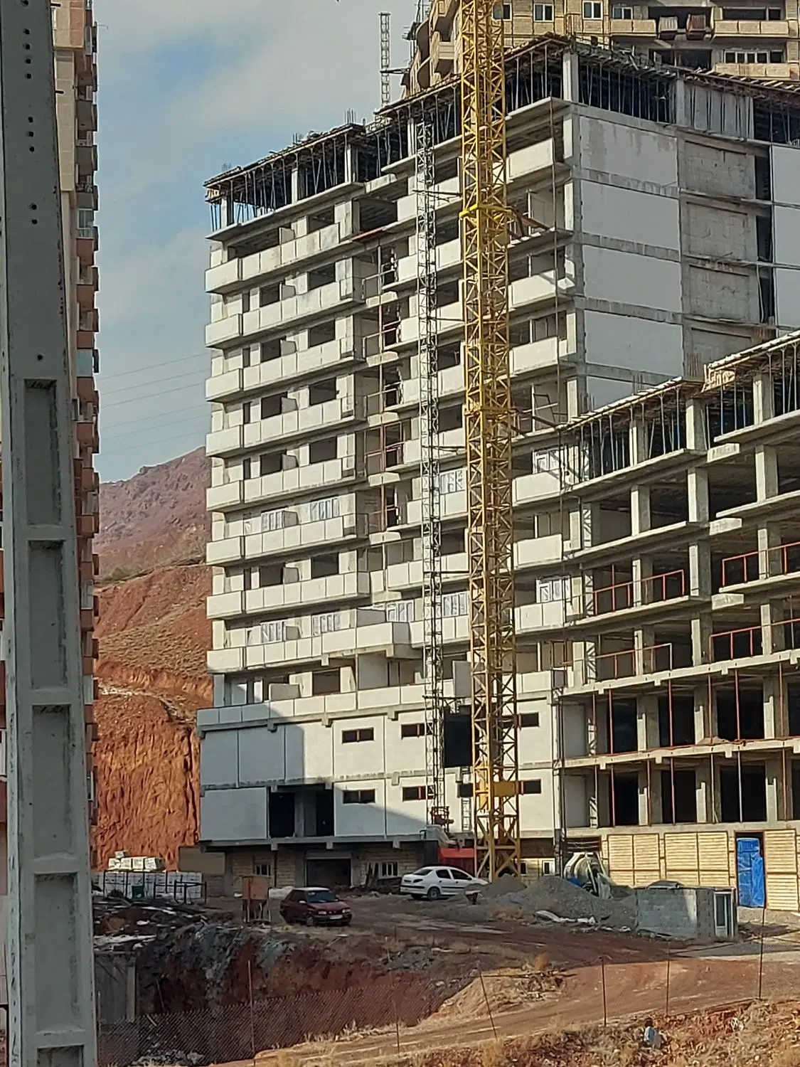 آپارتمان در حال ساخت