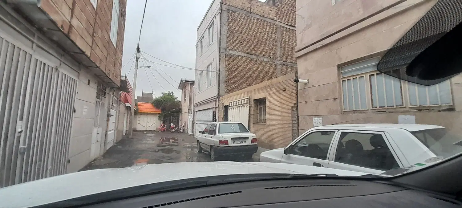 ملک قدیمی با امتیازات