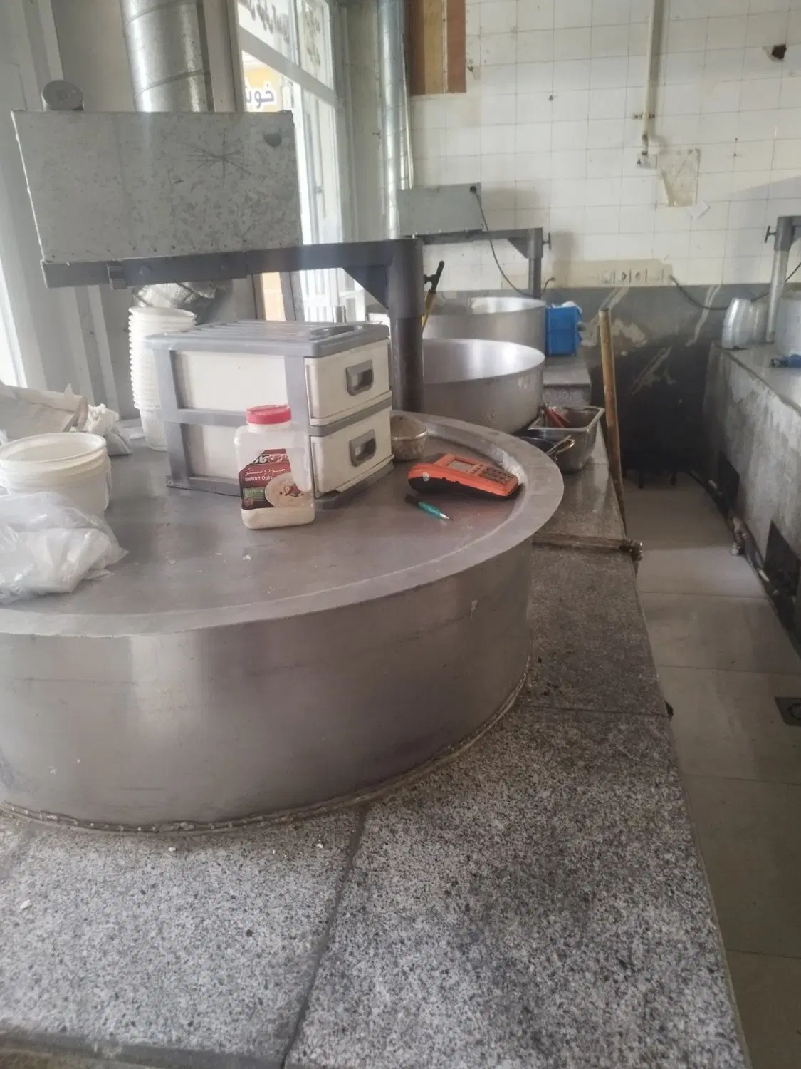 رهن و اجاره یک باب مغازه دو دهنه فقط جهت پزندگی