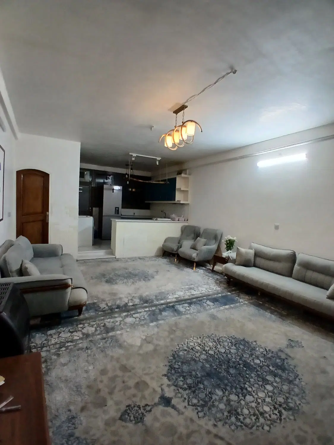 خانه دو طبقه ونیم رهن و اجاره