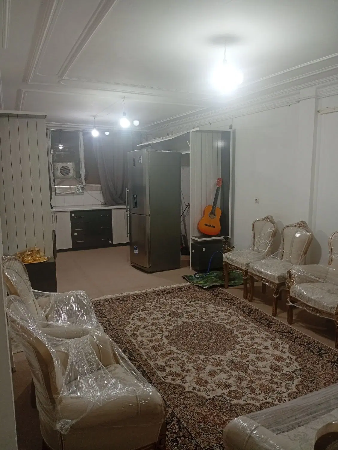 واحد آپارتمان فول خیابان دانشگاه ۵۰ متری