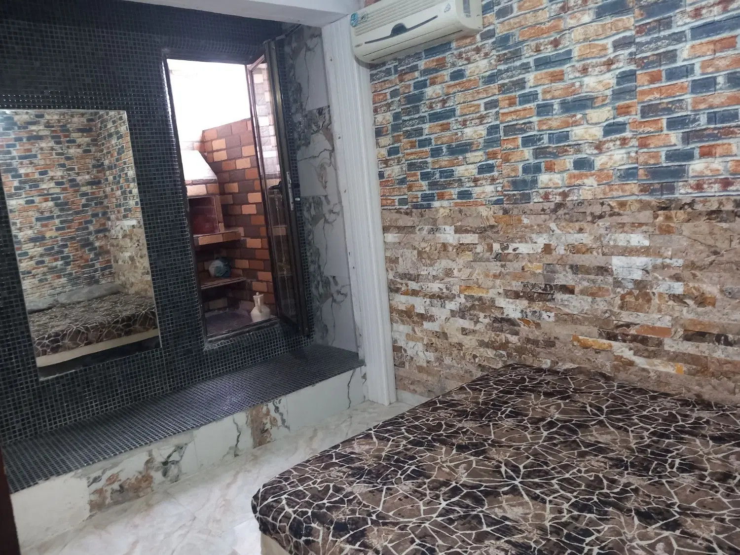 ویلا استخر دار و جکوزی (قیمت توافقی)