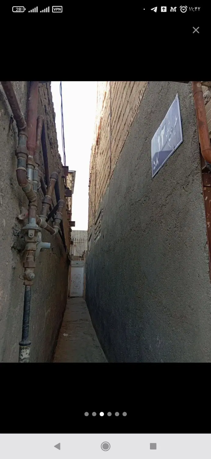 خانه دوطبقه ونیم طبرسی