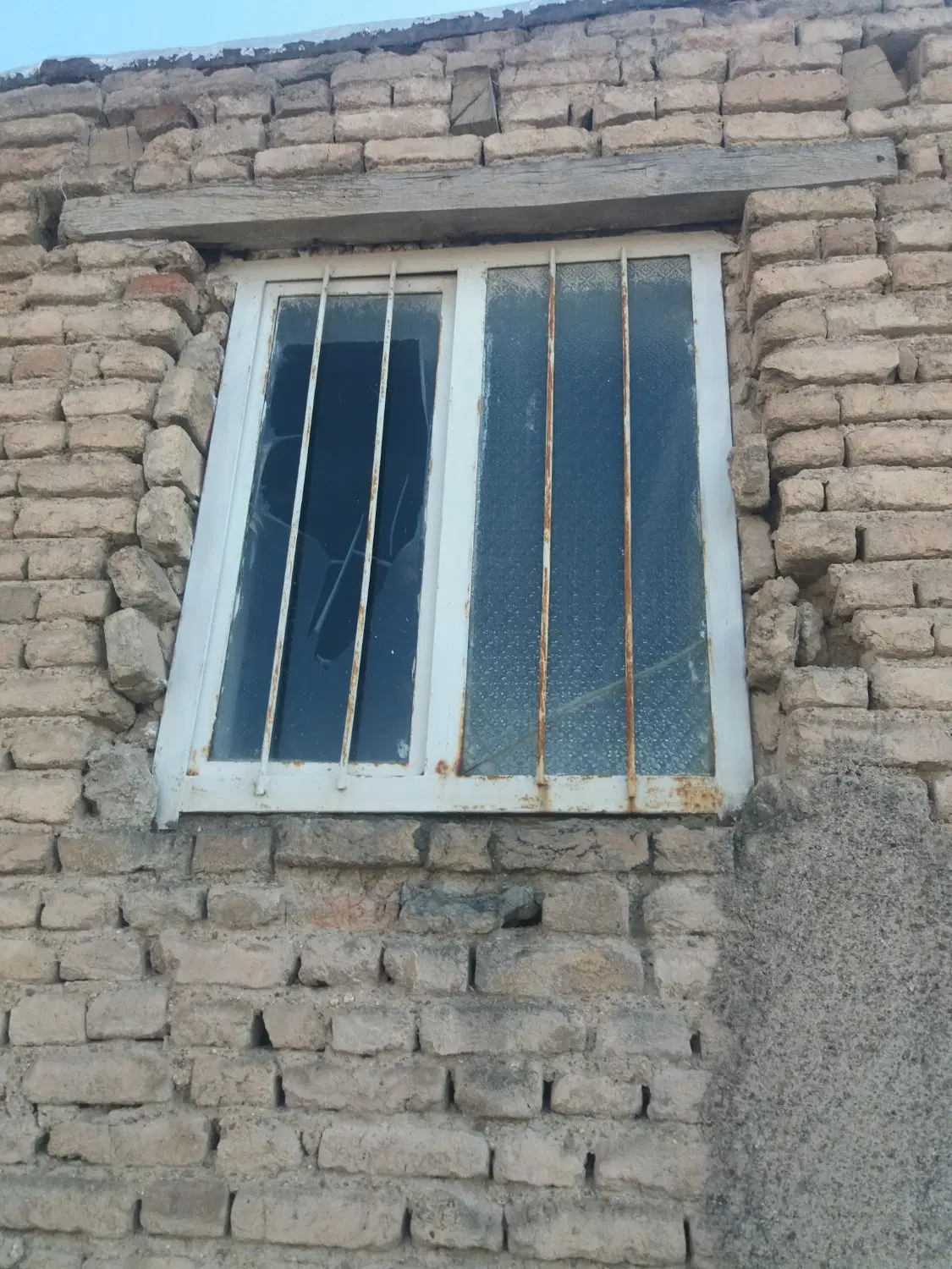 خانه ای کلنگی ۱۷۰ متر دوبرمیدان مادر شهرک العبا