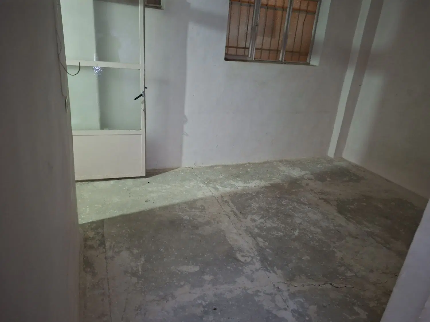 خانه مسقتل مناسب انبار یا مسکونی حافظیه