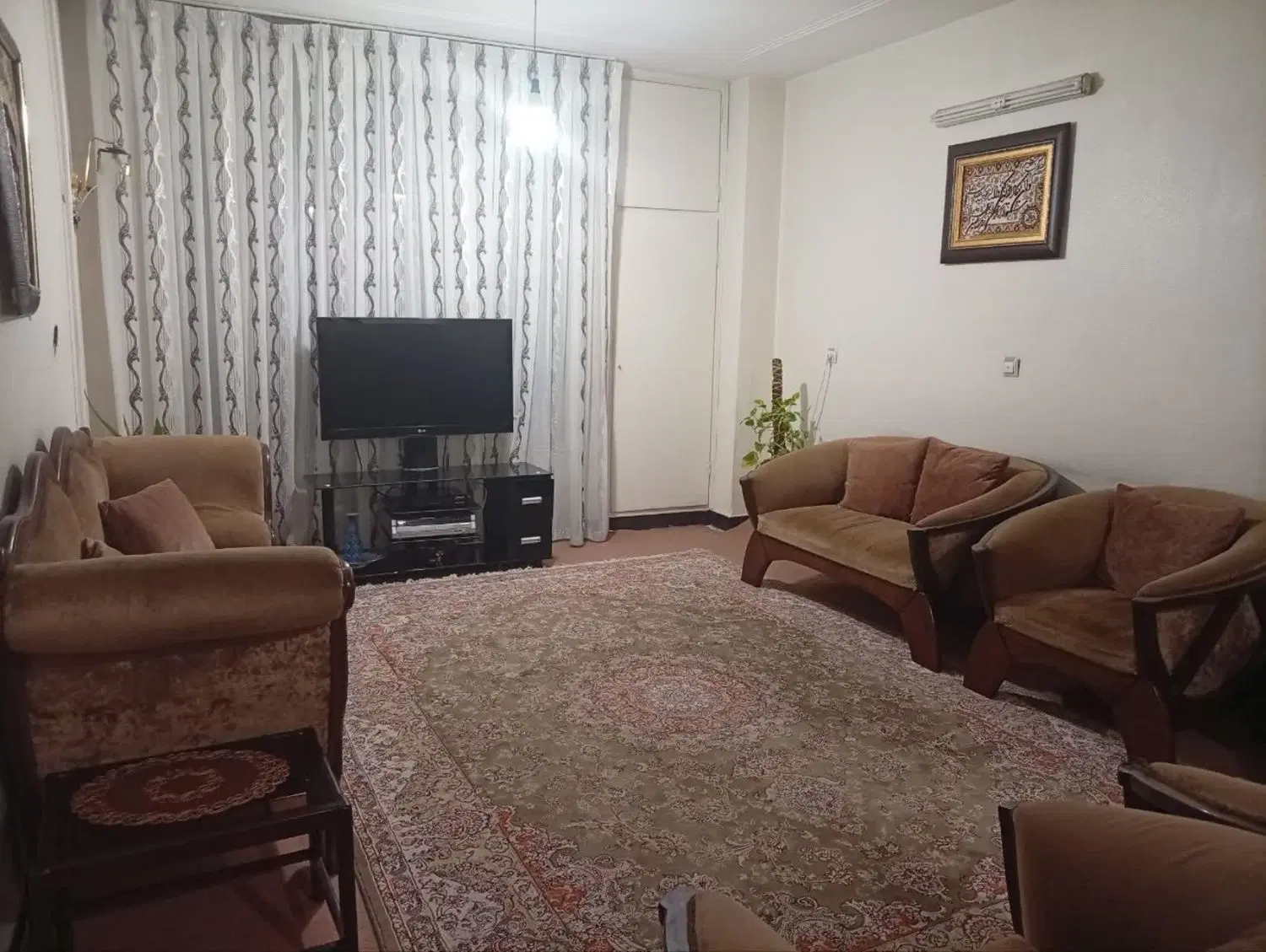 آپارتمان گلدیس