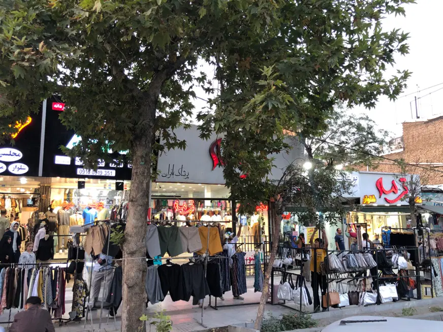 بومهن بر بلوار اصلی .ملک تجاری