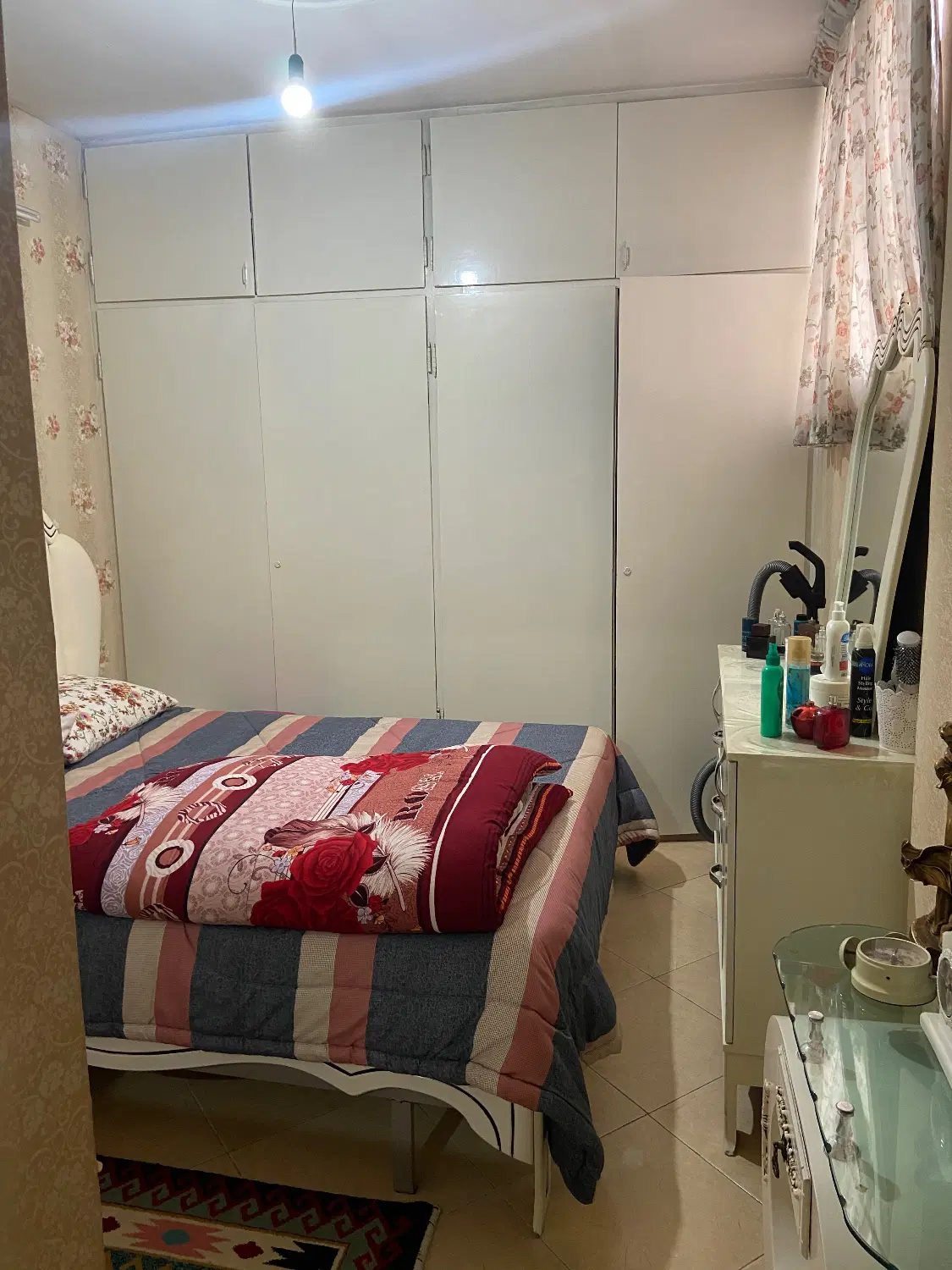 آپارتمان تک واحدی عرصه عیان