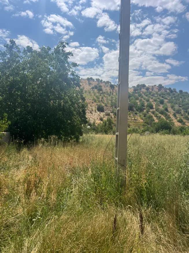 زمین سر جاده اصلی شیراز
