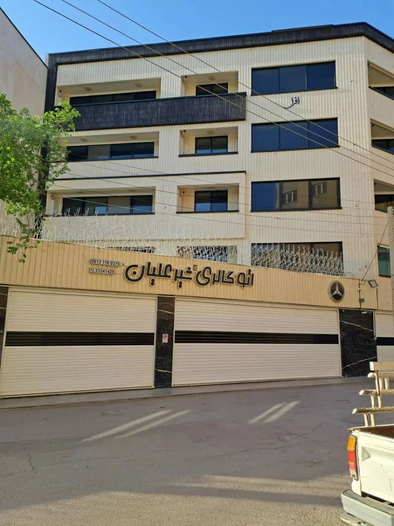 تجاری ۸۰۲ متر ، نوساز ، خیابان امام خمینی