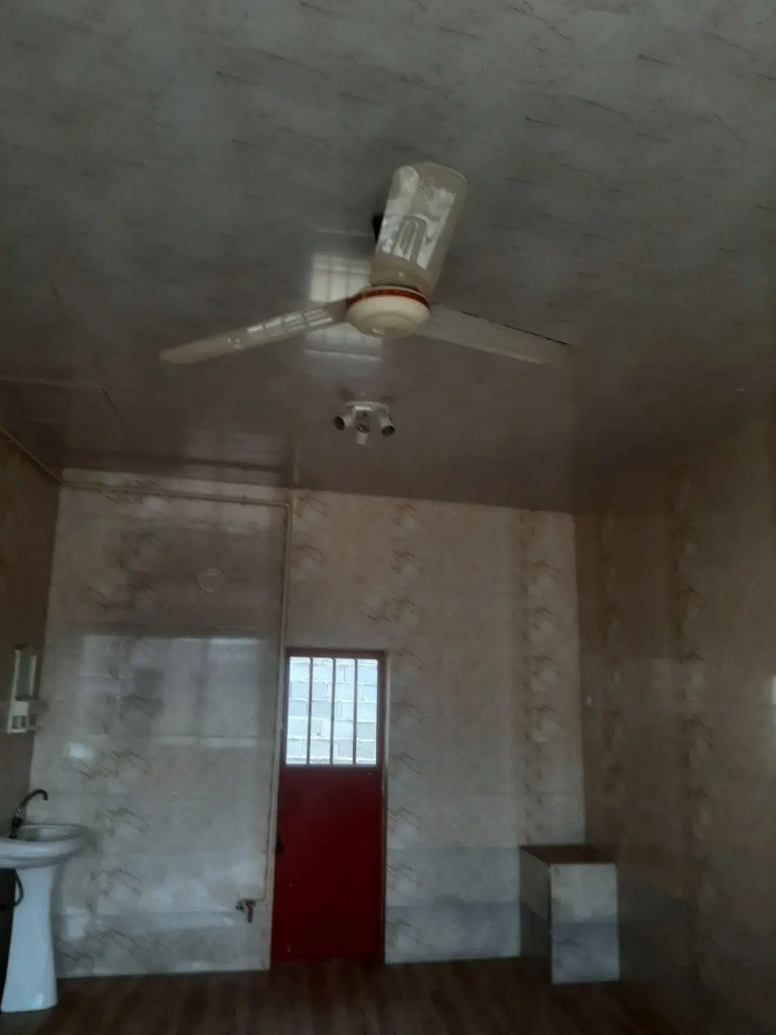 رهن یا اجاره مغازه انبار با امکانات کامل
