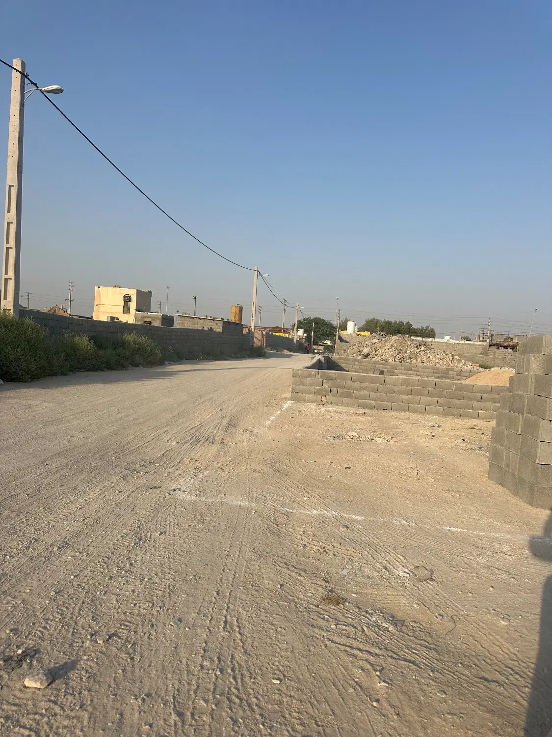 زمین183 متری در تنگک سندار