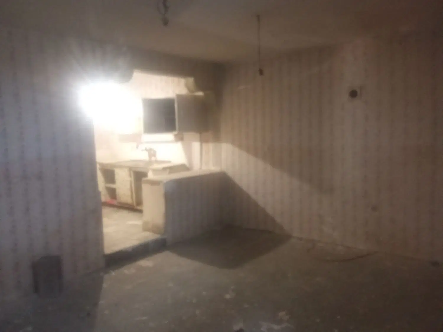 خانه طبقه بالا حمام ودستشوی مشترک