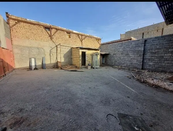 گاراژ بزرگ سرپوشیده