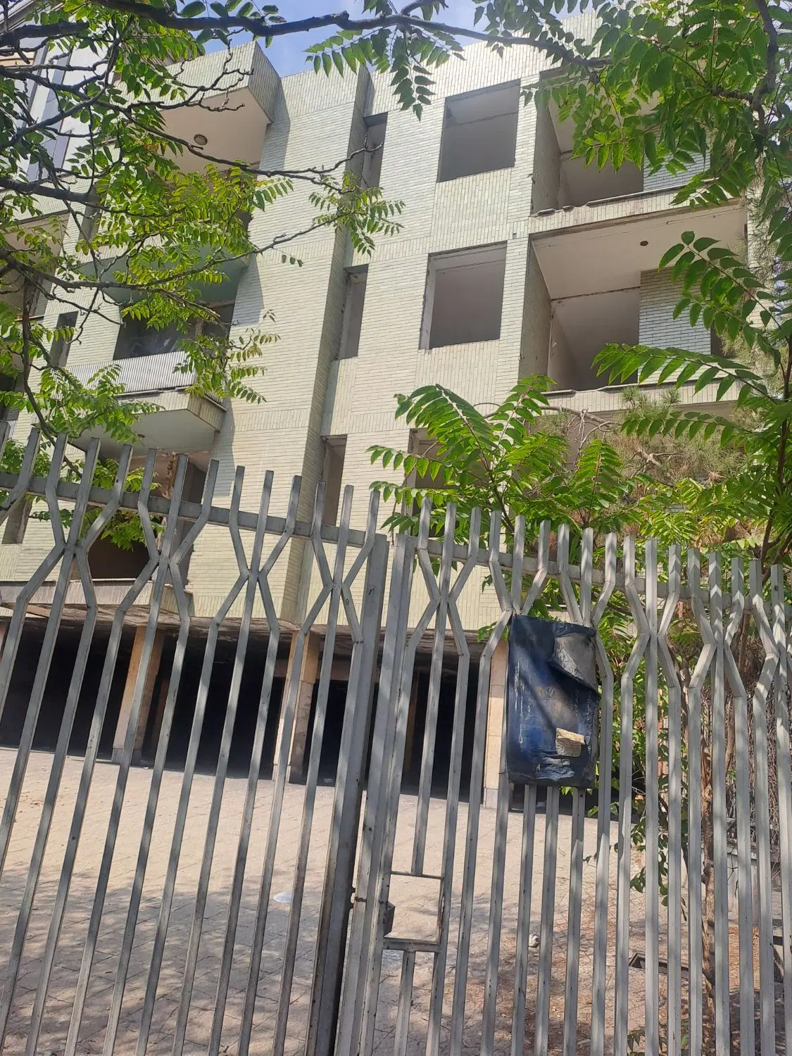 فروش کلنگی ۱۴۰۰متری تجاری