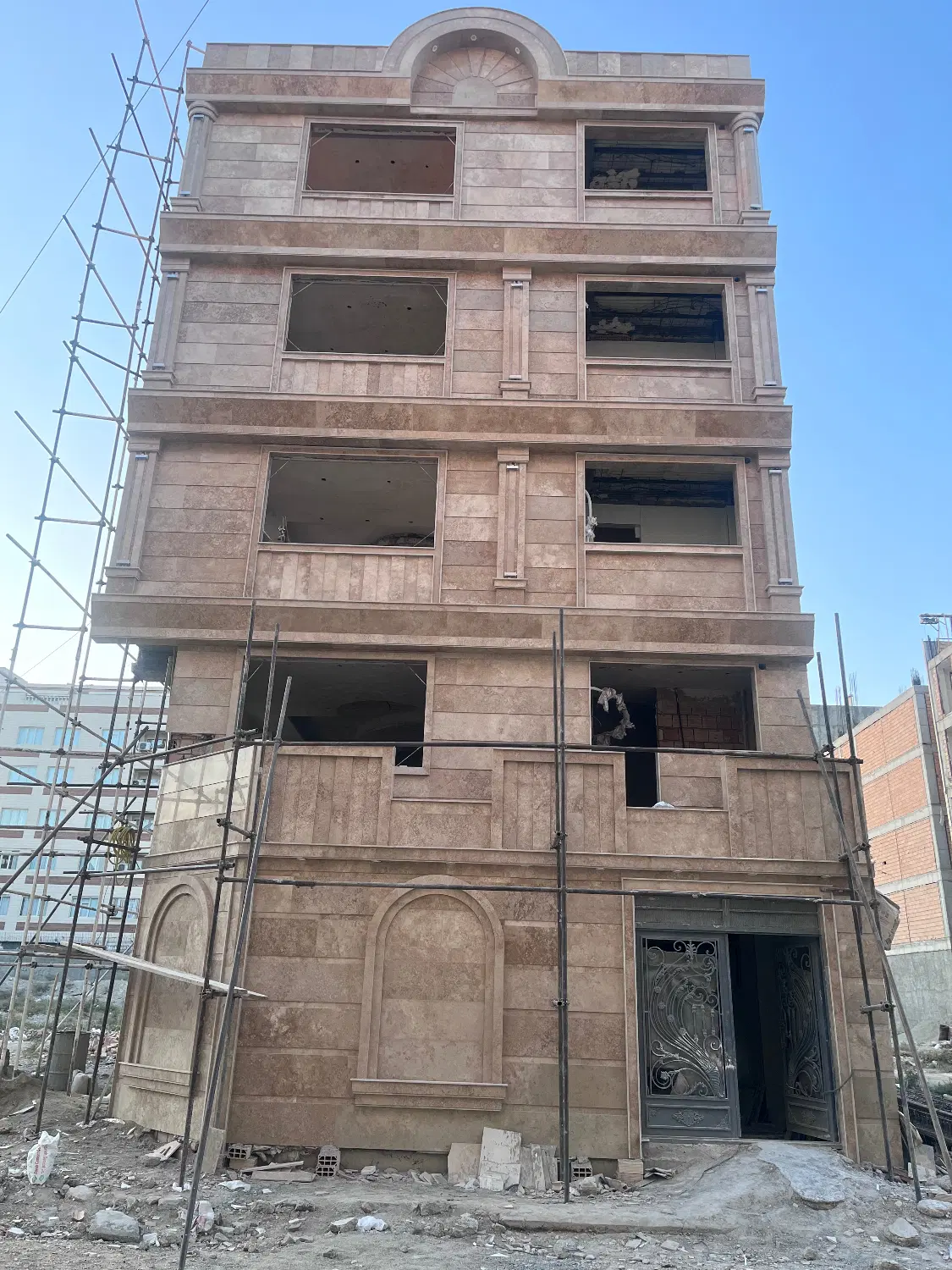 زیر زمین ۱۶۲متر مناسب تولیدی باشگاه کارگاه انبار