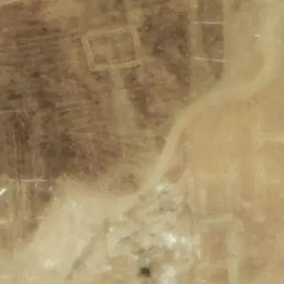 زمین در میدان امام رضا