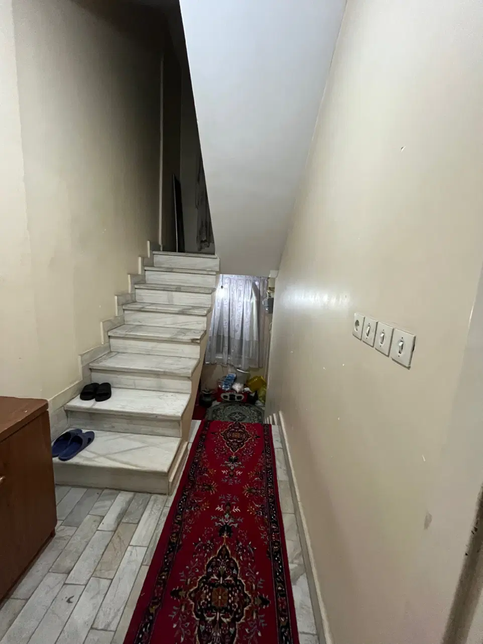 رهن_اجاره_دربستی_۸۰متری سه طبقه مجزا