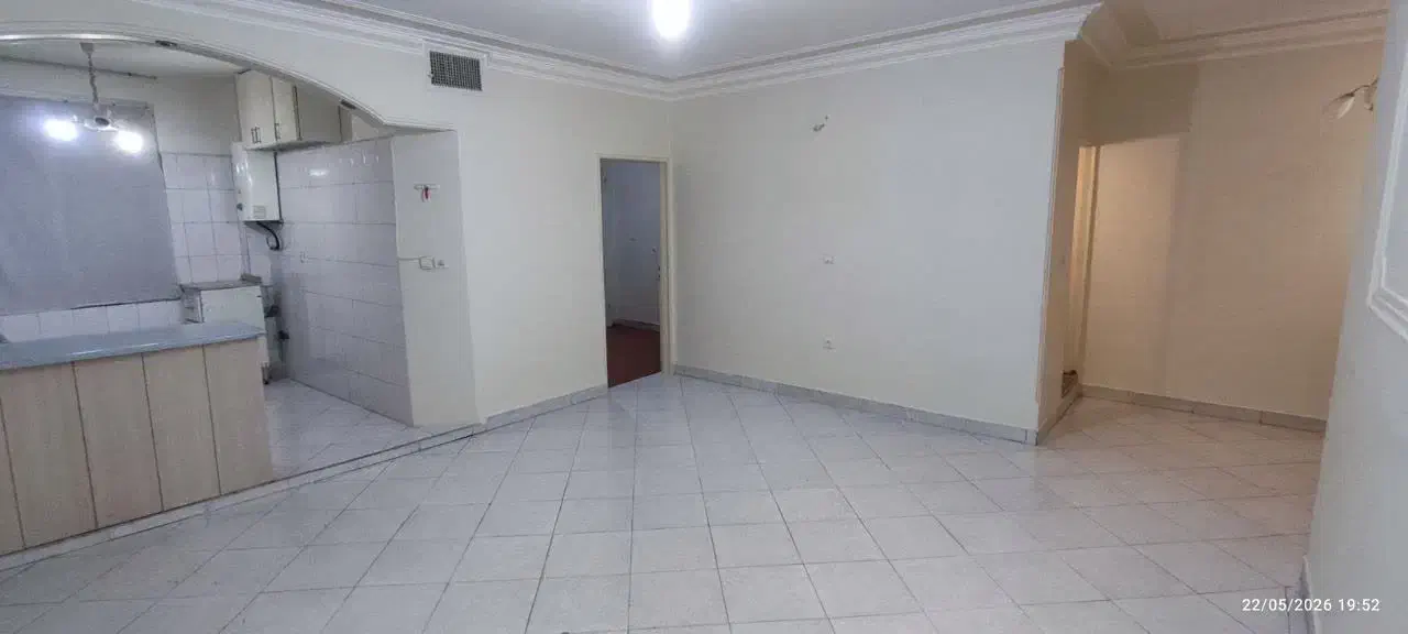 ۶۰ متر، ۱ خواب، بین پرستار و نبرد شمالی