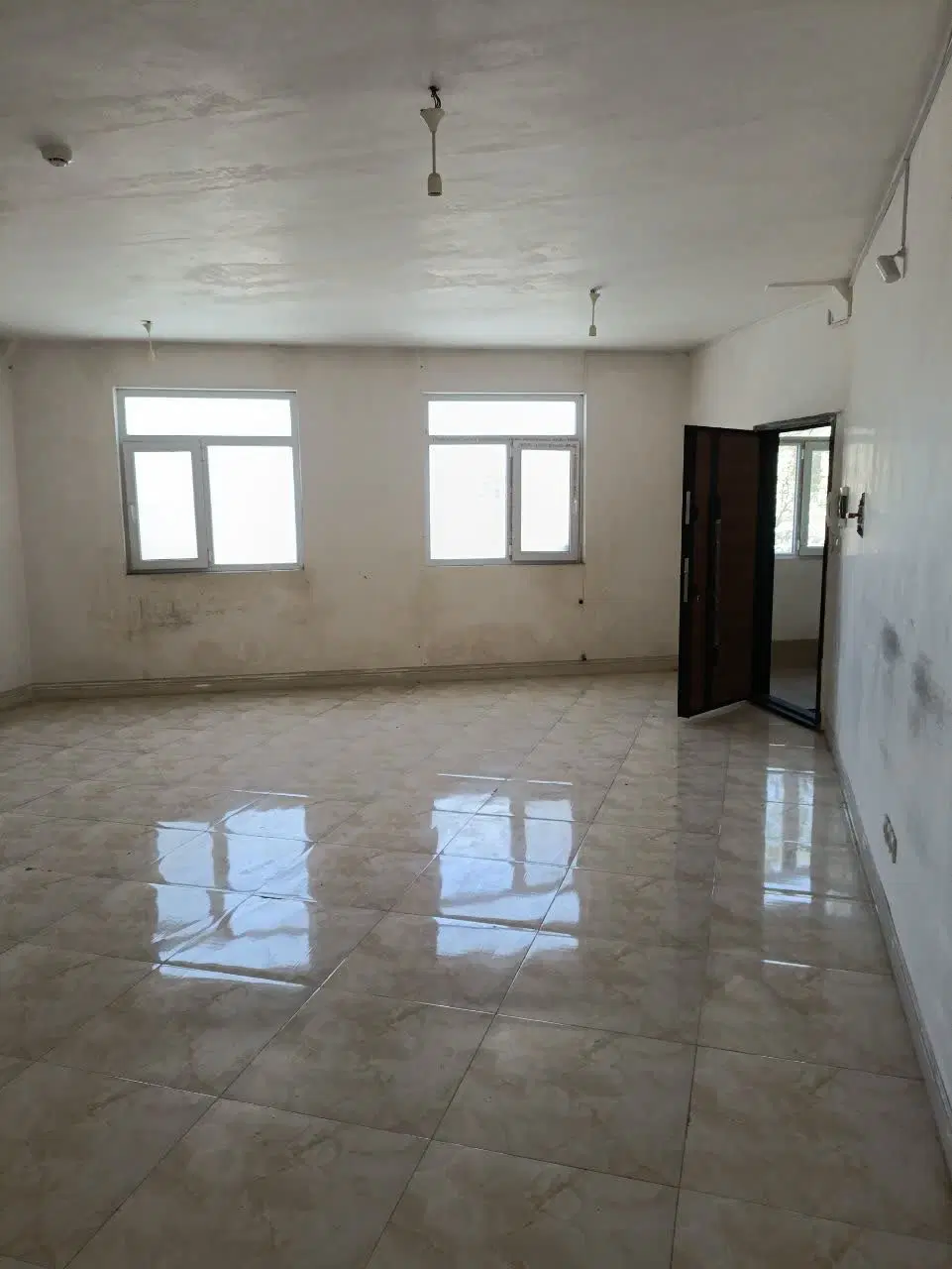 واحد اداری تجاری بر خیابان اسد ابادی
