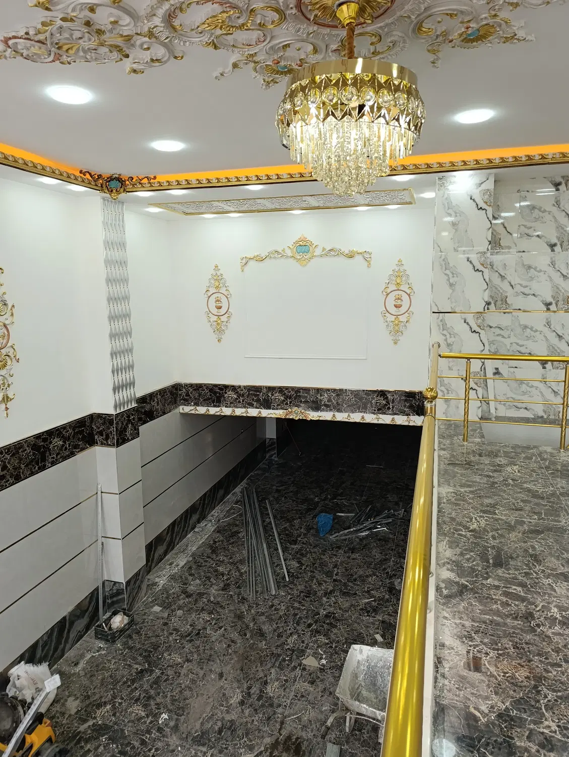 اجاره مغازه بالکن