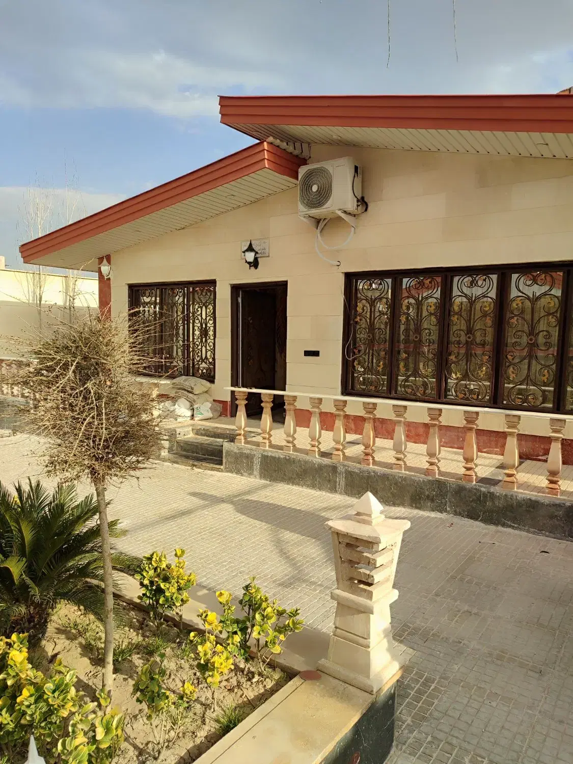 ۴۰۰متر ویلای شیک نوساز درشهریار
