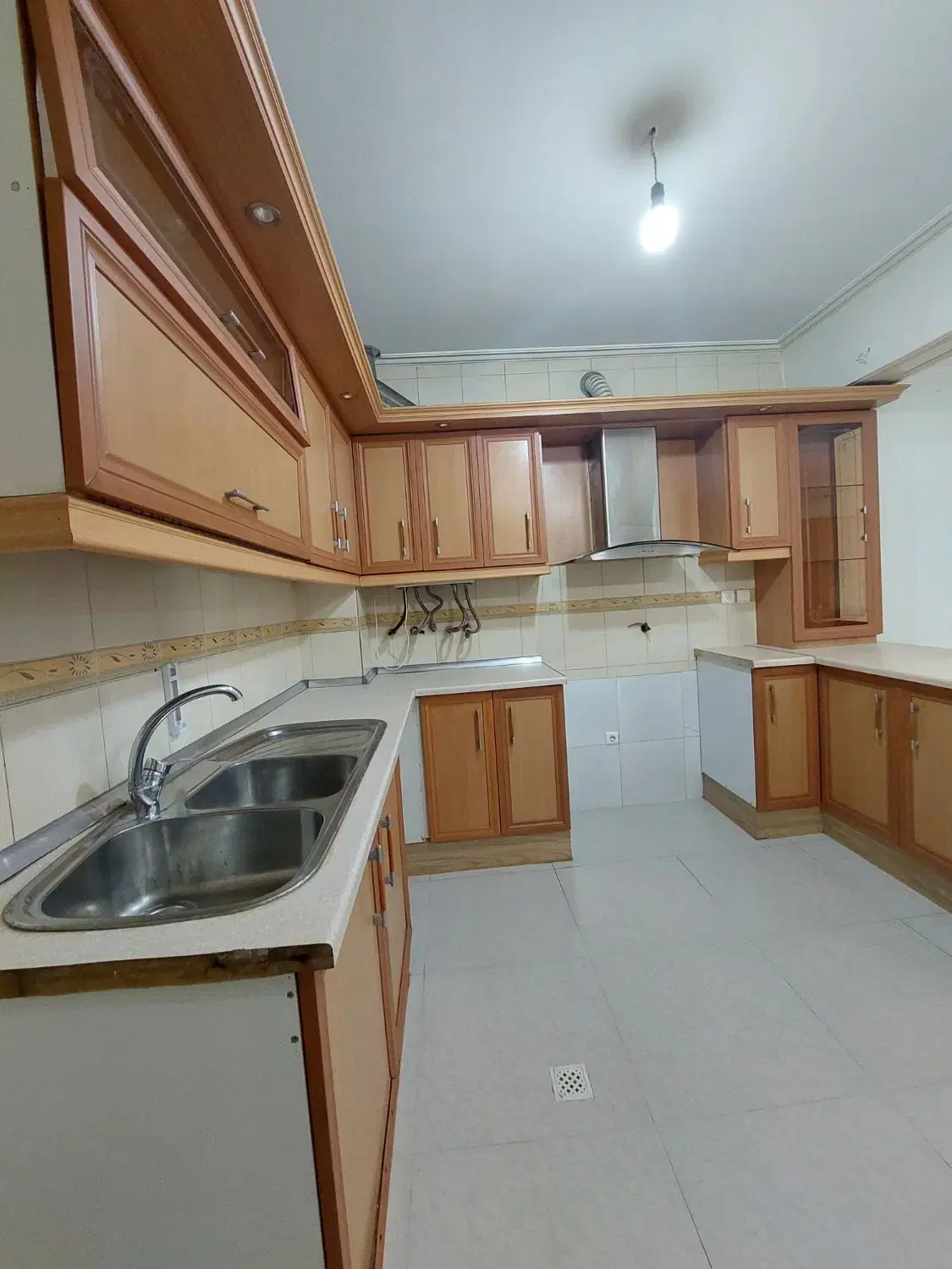 همکف دو نبش بر عرفان تخلیه سند ۶ دانگ