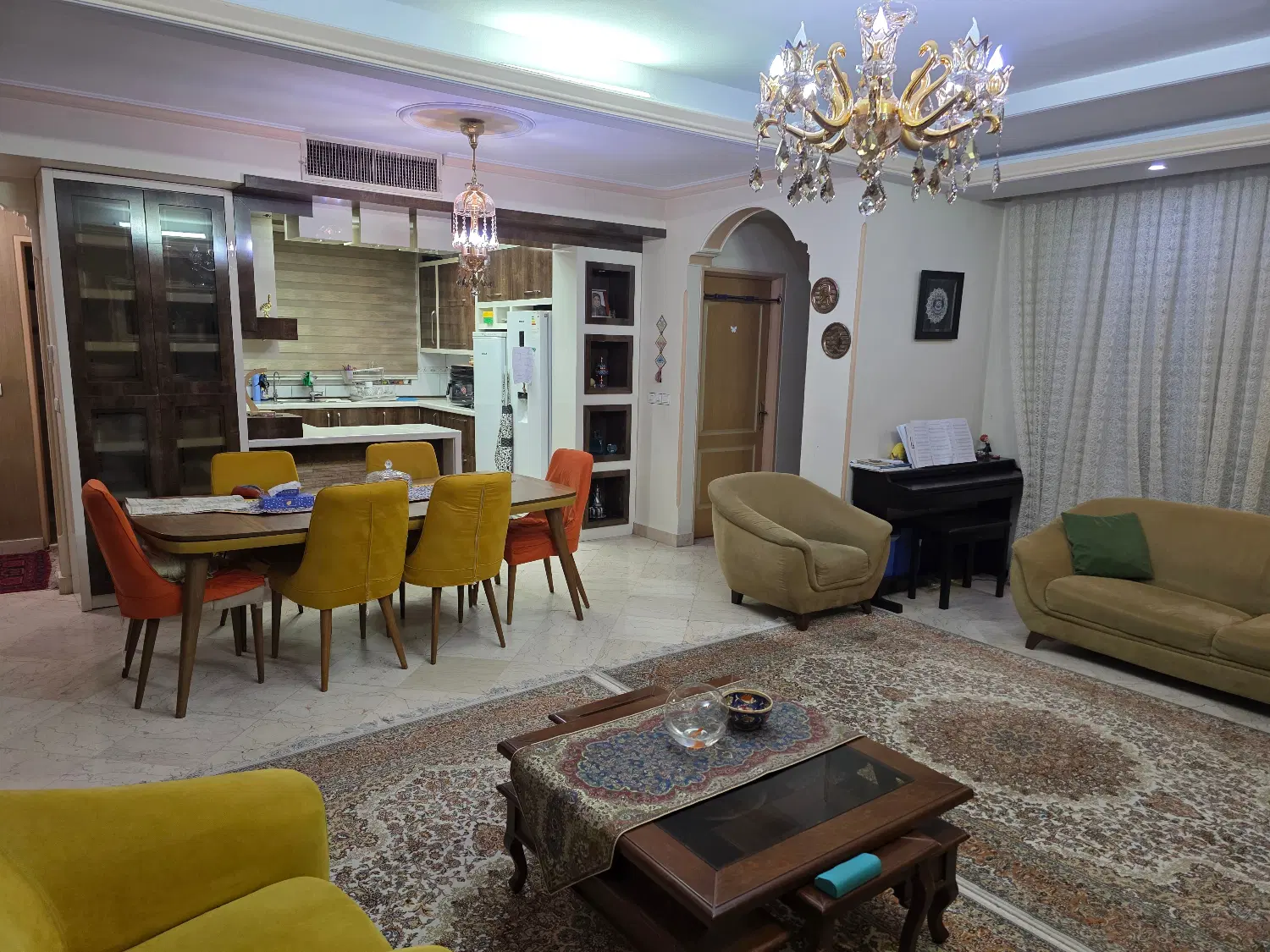 آپارتمانی که نور، کیفیت و آرامش را یکجا دارد