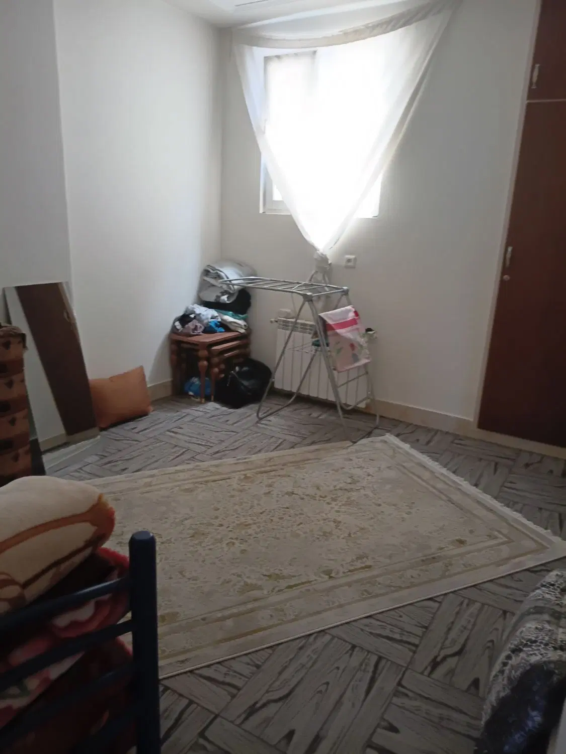 ساختمان نیمه ویلایی