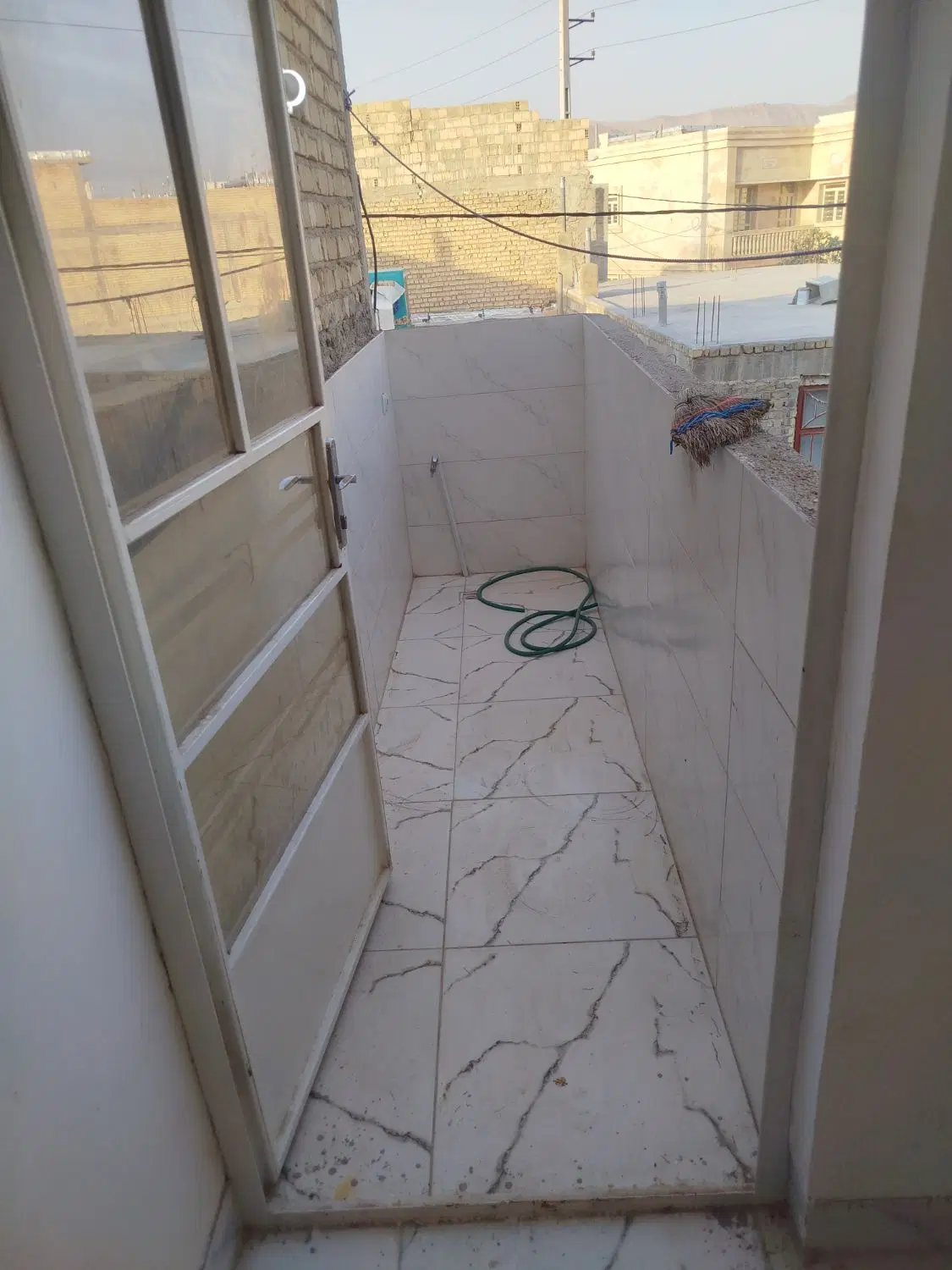رهن و اجاره  خانه 90متری طبقه بالا