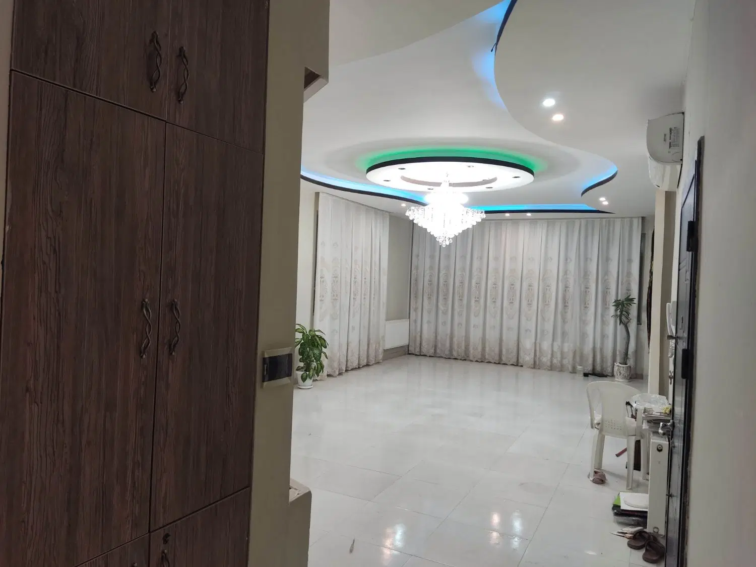 واحد فول امکانات