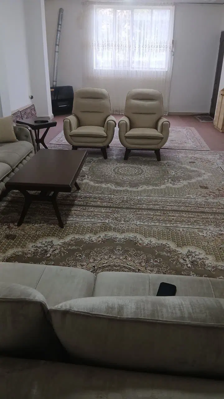 ۱۲۳ متر ، تک واحدی ، طبقه اول ، غرق نور ، خوش نقشه