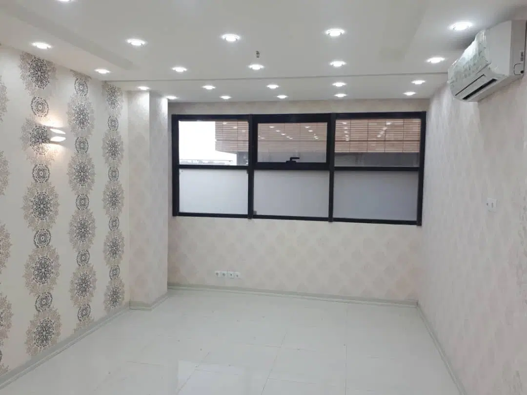 دفتر کار ۵۰ متری چهارباغ بالا