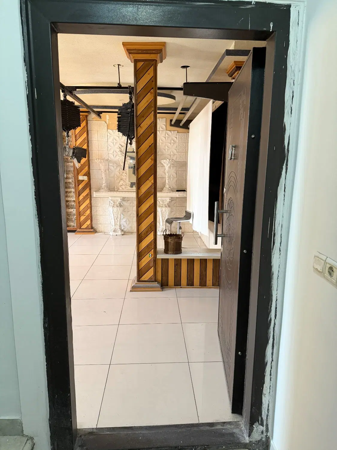 ملک خدماتی تجاری ۷۰متر بر اصلی خ ساری
